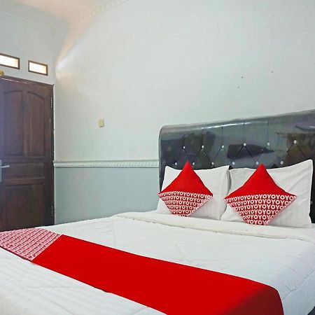 Oyo 90369 An Nur Family Homestay Syariah Cigombong Екстериор снимка