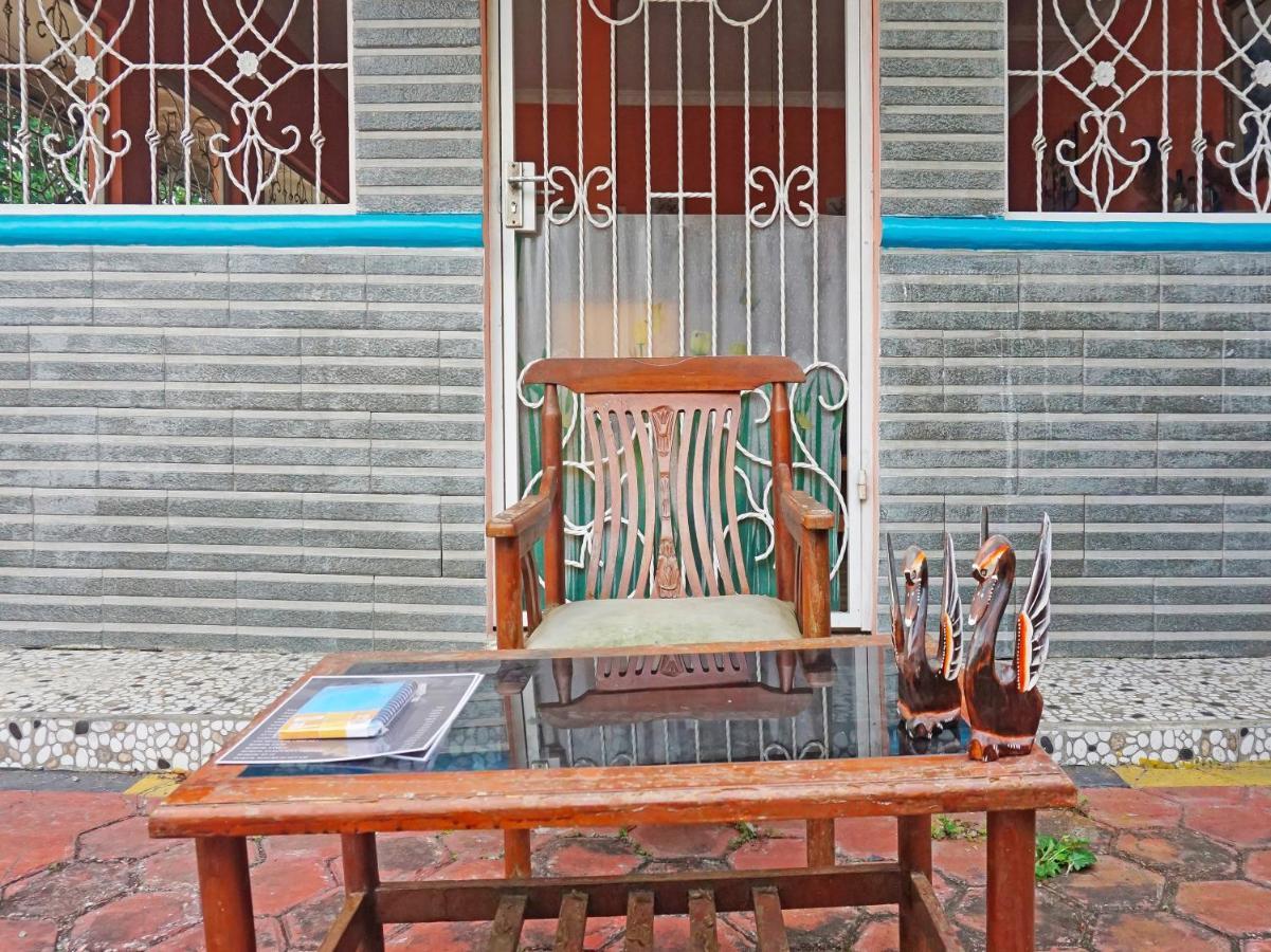 Oyo 90369 An Nur Family Homestay Syariah Cigombong Екстериор снимка