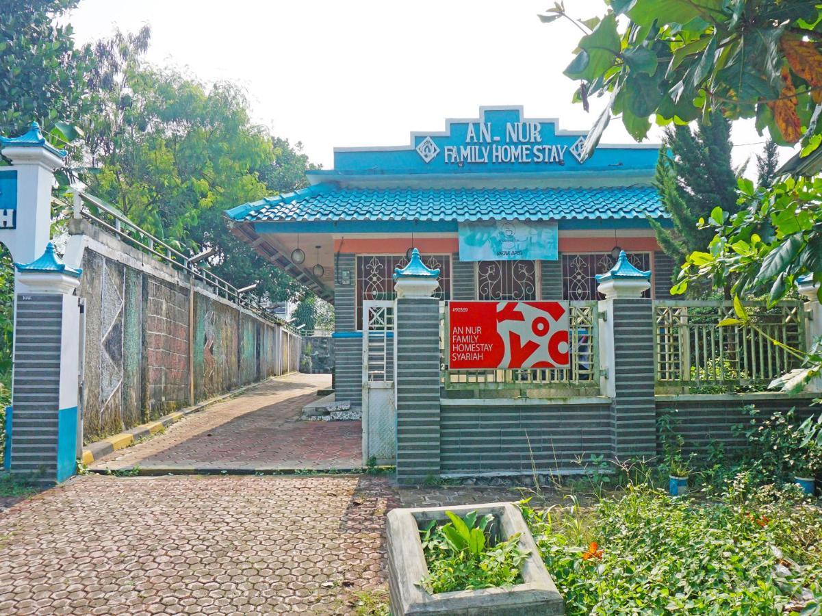 Oyo 90369 An Nur Family Homestay Syariah Cigombong Екстериор снимка
