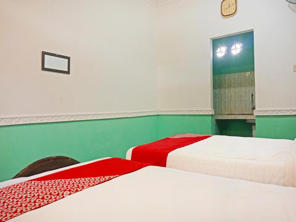 Oyo 90369 An Nur Family Homestay Syariah Cigombong Екстериор снимка